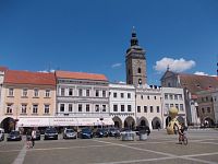 námestie so žltou kuželkou