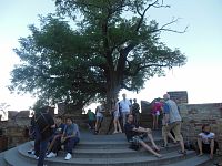 pri strome ešte s naším dedom, ktorý bol naším prvým sprievodcom Prahy