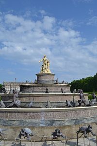 fontana Latona - napodobenina kašny vo Versailles, zatiaľ bez vody