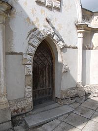 kamenný portál
