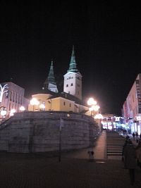 kostol, veža, divadlo a žilinské schody