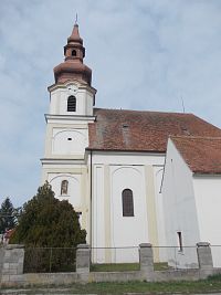 kostol na samom konci námestia