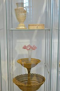 váza, šperkovnica a nádoba na odkladanie možno ovocia