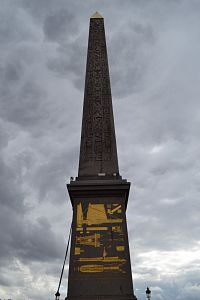 23 metrový obelisk
