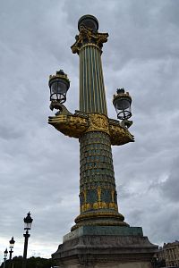 jeden z 10 stĺpov, ktoré v rokoch nahradili pôvodne lampy