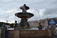 južne stojaca Fontána morí (Fontaine des Mers)