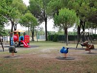 detské ihrisko v parku