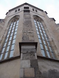 gotické okná
