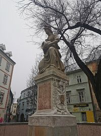 socha ženy s krčahom, nazývaná tiež nymfou Františkou