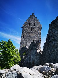 hradná veže - dominanta hradu