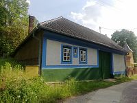 ďaľší bielo-modrý domček