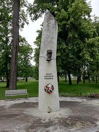 Pamätník M. R. Štefánika, po ktorom je park pomenovaný