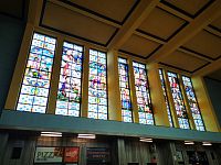 vitráž v hale budovy železničnej stanice