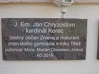 Ján Chryzostom Korec - pamätná doska s najznámejším menom