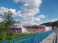 pohľad z mosta na futbalový štadion
