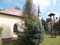 kaplnka a parčík - záhrada