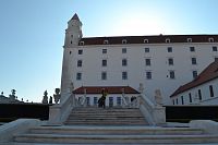 Bratislavský hrad zo záhrady
