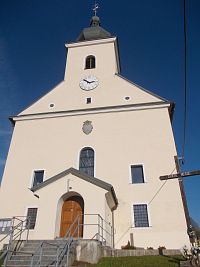 kostol s hlavným vchodom