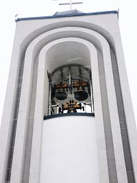 veža s troma zvonami