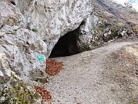 Manínska tiesňava - Jaskyňa pod Čarodejníkom