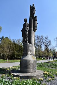 socha Bedřicha Smetanu podľa ktorého je pomenovaný sad