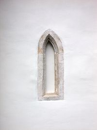 zamurované gotické okno