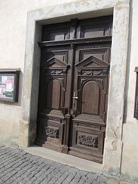 vyrezávané dvere