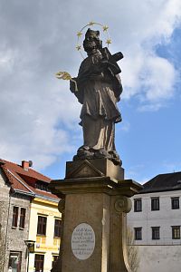 socha Jána Nepomuckého z roku 1706