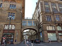 Praha - dve budovy v Ulici Nekázanka