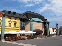 časť budovy Národného domu a pristavaná časť Slovenské komorné divadlo