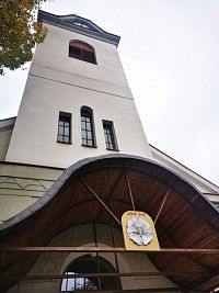 veža a horná časť vchodu