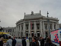 Burgtheater počas rakúskeho národného sviatku 2022