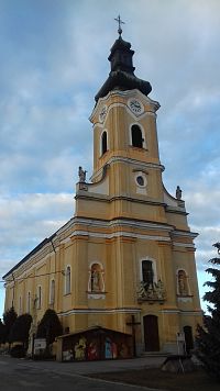 Chtelnica - Kostol Najsvätejšej Trojice