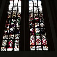 gotické okná s vitrážou