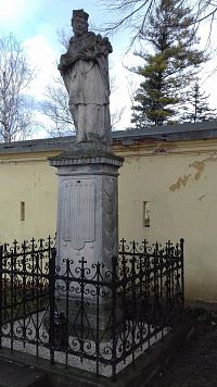 socha sv. Jána Nepomuckého pred opevnením
