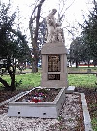 Krakovany - Pomník obetiam 1. a 2. svetovej vojny