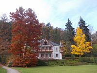 Vila Růžova v jesennnej prírode