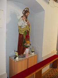 socha Ježiša Krista v bočnej časti