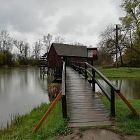prístupový mostík k mlynu