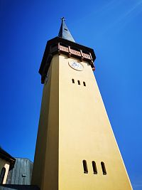 veža stojaca samostane