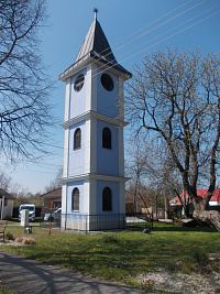 Hurbanovo - Bohatá - zrenovovaná zvonica opäť vyzváňa