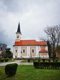 Tomášikovo - Kostol Najsvätejšej Trojice