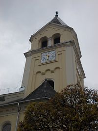 veža pristavaná v roku 1832, nahradila drevenú vežu