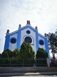 trojosá čelná časť synagógy
