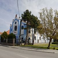 synagóga - jedna z mála na Slovensku, ktorá si doposial plný svoju funkciu