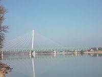 pohľad na novší most cez Dunaj