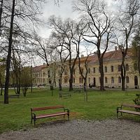 park a budova akadémie