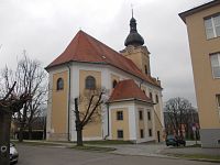 kostol, jeho zadná časť