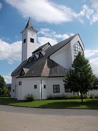 zaujímavý moderný kostol