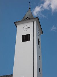 hodiny na veži a zvukové okno pre dva zvony